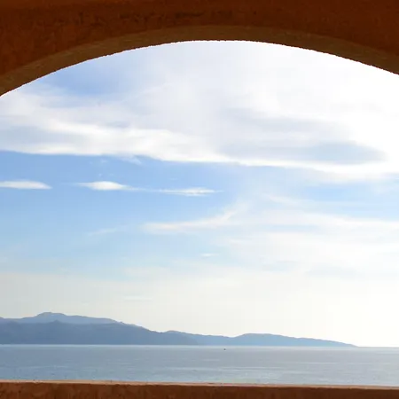 Le California 2* Sagone (Corsica)