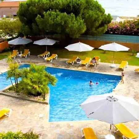 Le California 2* Sagone (Corsica)