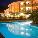 Le California Aparthotel Sagone (Corsica)