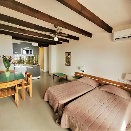 Le California Aparthotel