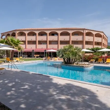 Le California 2* Sagone (Corsica)