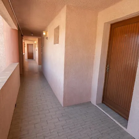 Le California サゴーヌ