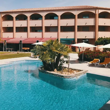 アパートホテル Le California サゴーヌ