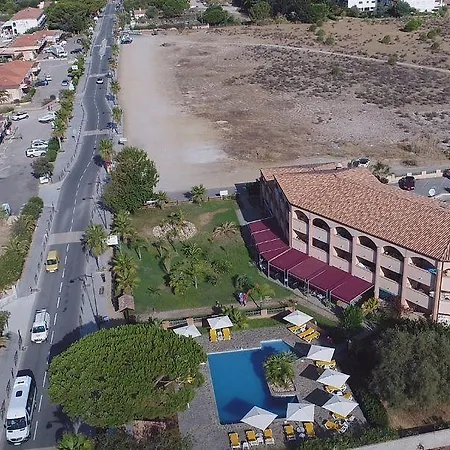 アパートホテル Le California サゴーヌ