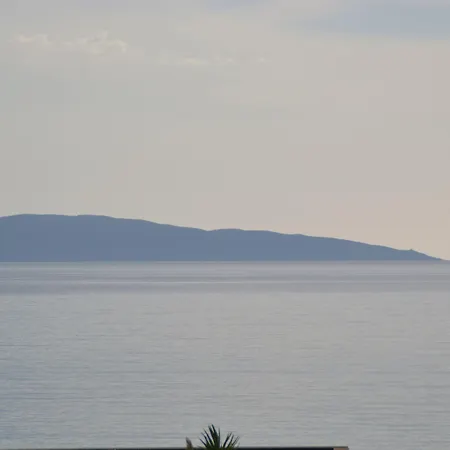 Le California アパートホテル