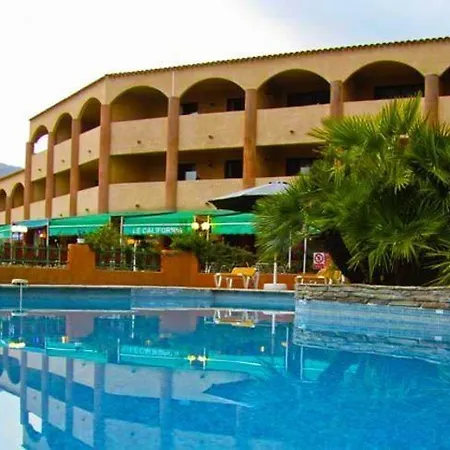 Aparthotel Le California 2*
