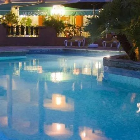 Le California 2*