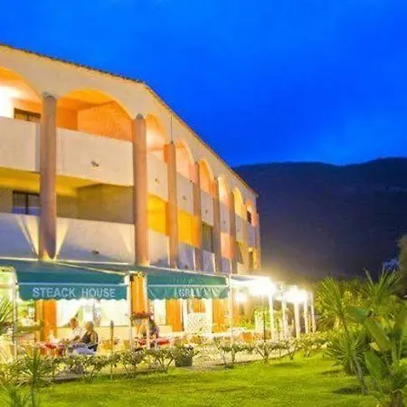 Le California サゴーヌ