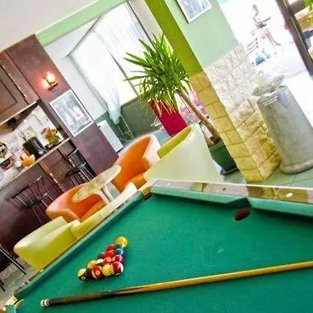 Le California サゴーヌ