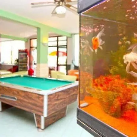 Le California アパートホテル 2*