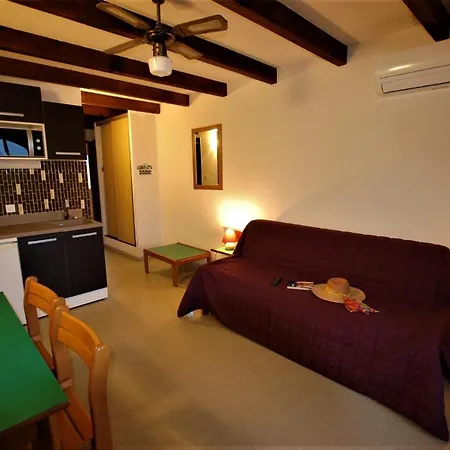 Le California 2* Sagone (Corsica)