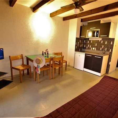 Le California 2* Sagone (Corsica)