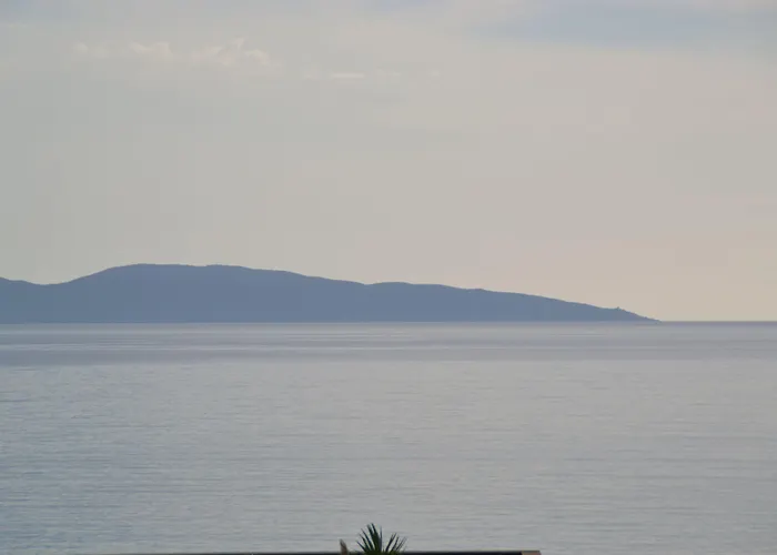 Le California Aparthotel