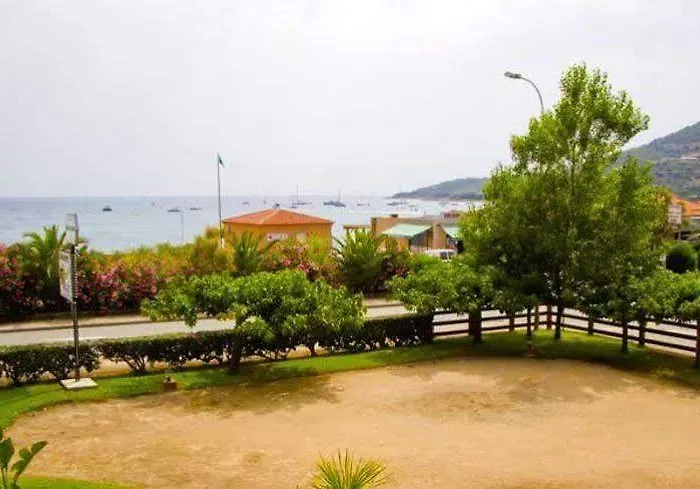 Aparthotel Le California